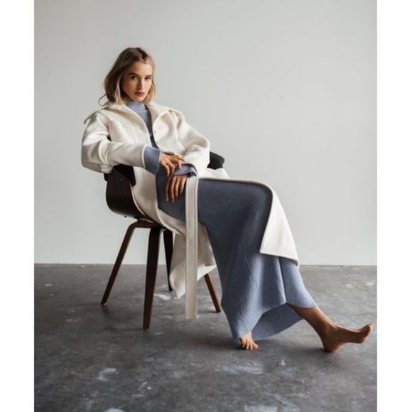 The September Evening Dress 👗 - Picture 2 of 5